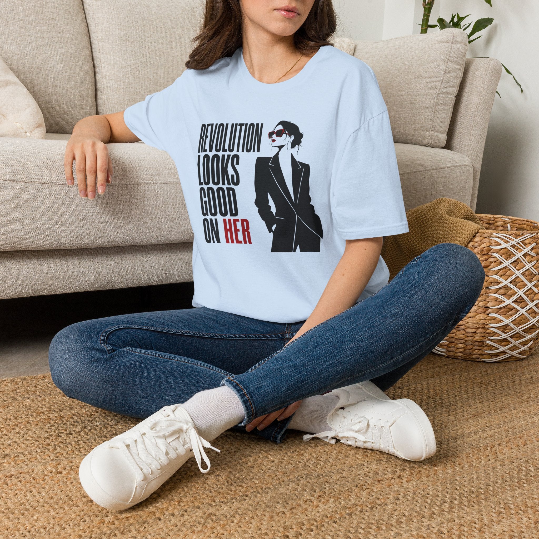 Revolution Looks Good on Her - T-Shirt