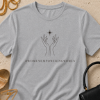 #womenempoweringwomen - T-Shirt
